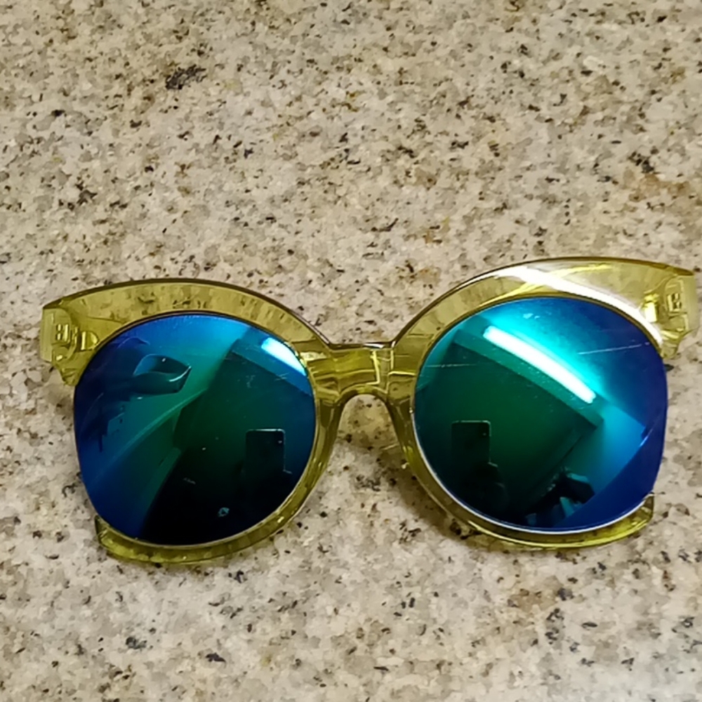 Sun glasses